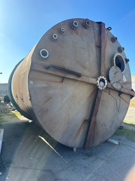 20,000 gallon stainless steel cone bottom tank